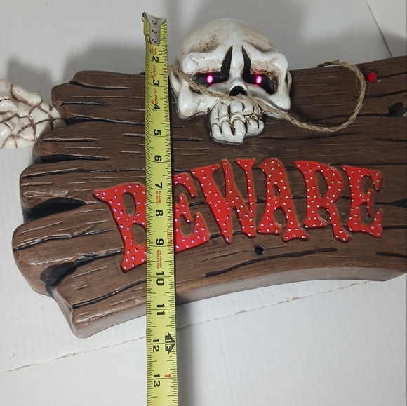 Gemmy Halloween Fiber Optic BEWARE Sign Lights & Sounds Skull Working 2004 - Picture 9 of 10